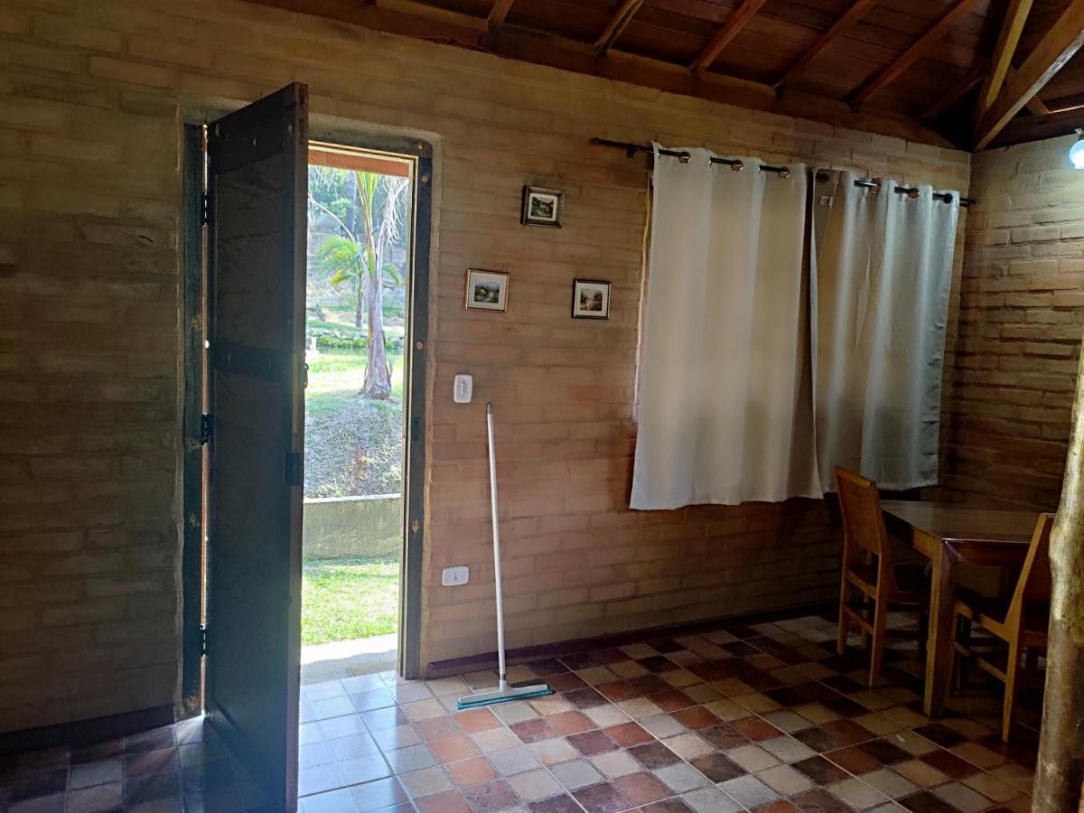 Solar Dos Canarios Sao Bento do Sapucai Luaran gambar